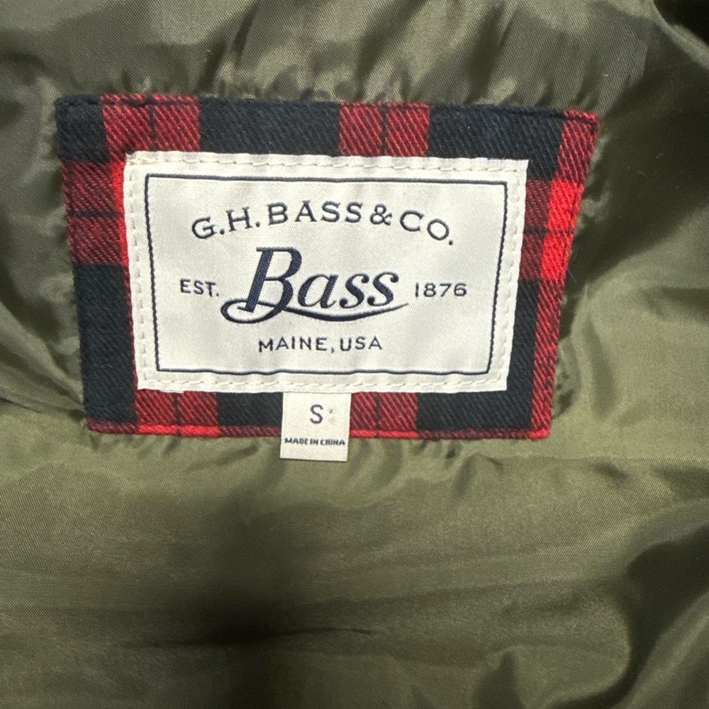 G.H. Bass & Co. Olive Green Vest with brown trim NWT - Picture 5 of 7